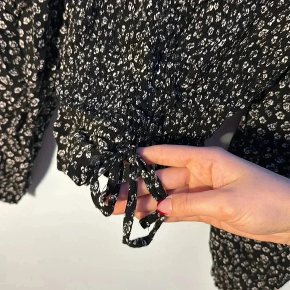 OFF THE SHOULDER CROPPED FLORAL TOP - Picture 3 of 4